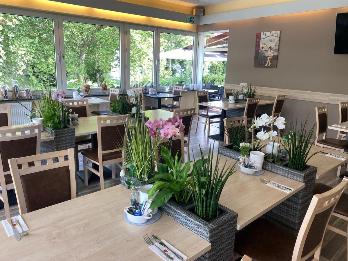 Hotel Am Westend Лар Екстер'єр фото