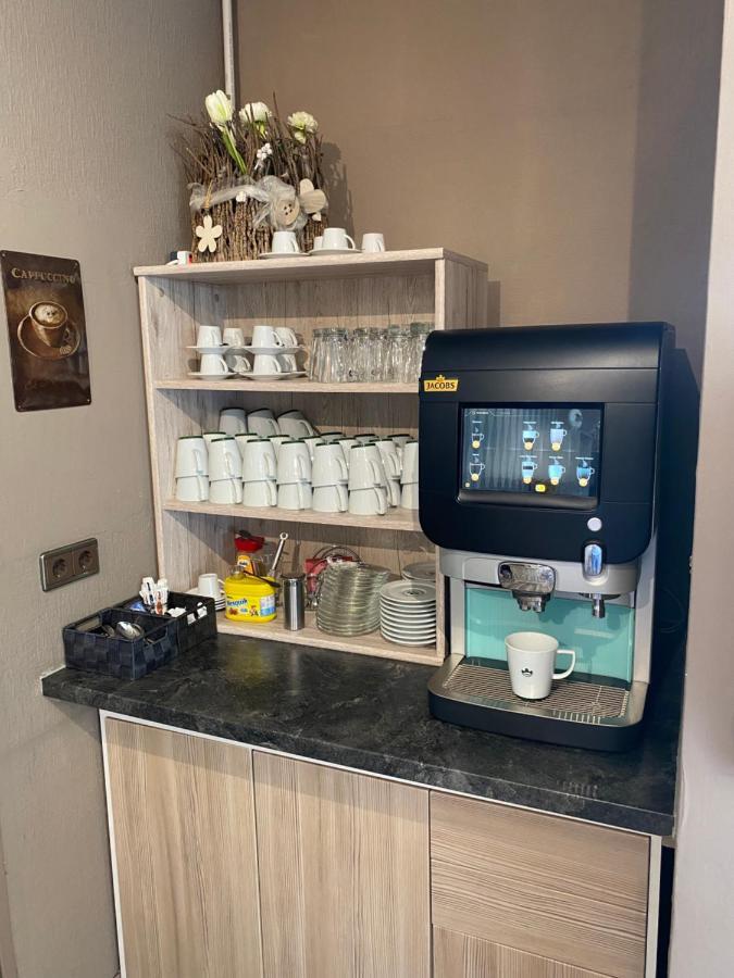Hotel Am Westend Лар Екстер'єр фото